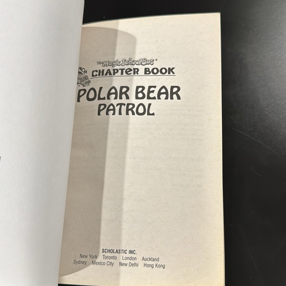The Magic School Bus Chapter Book #13: Polar Bear Patrol - Paperback Novel - Picture 3 of 6